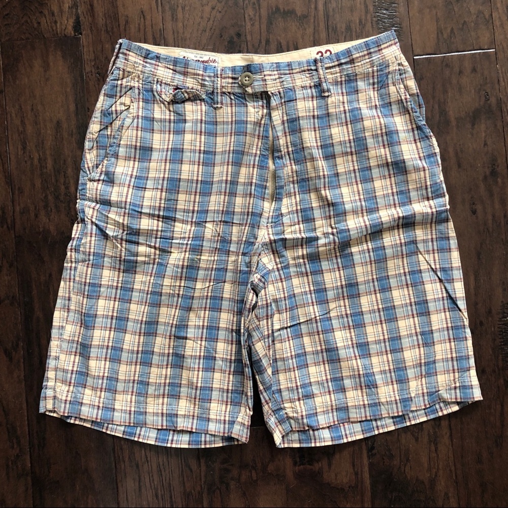 Men’s Abercrombie plaid shorts